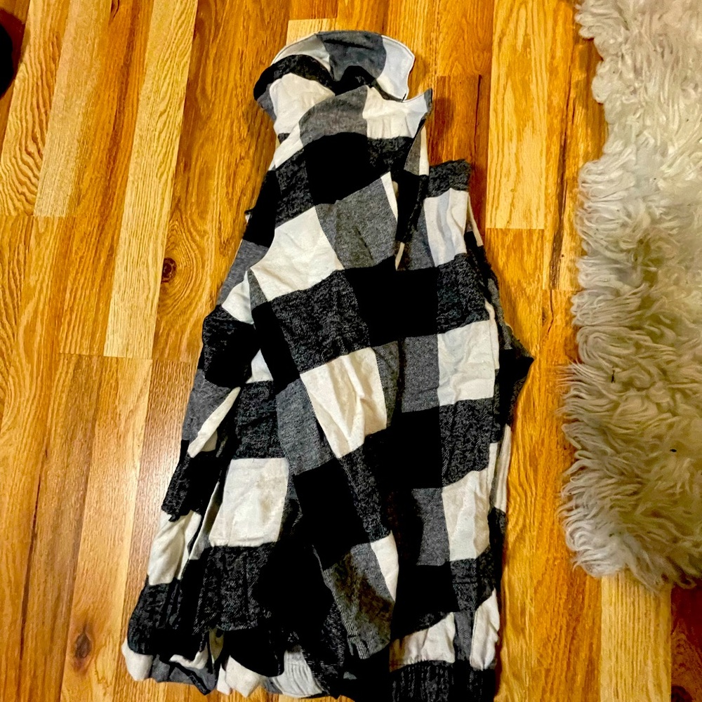 OLD NAVY BLACK AND WHITE PAJAMA SET